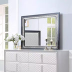 Specchio per comò 46"x34" – Cornice in pelle sintetica argentata, Finitura in legno nero