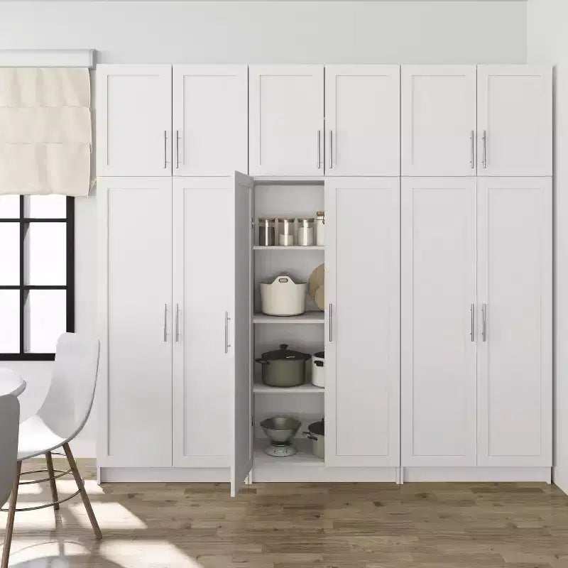 Set di armadietti da 6 pezzi con ante a pannello – Bianco, 226 cm H x 244 cm L, 12 ripiani
