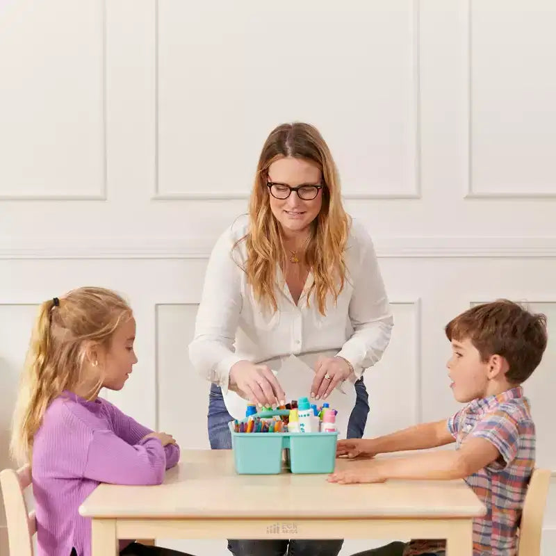 Tavolo per attività per bambini quadrato in legno massello 30" x 30" – Gambe da 22"
