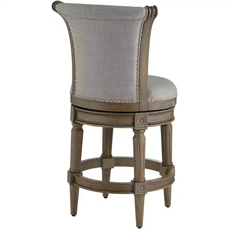 Sgabello da bancone tradizionale girevole da 26" – Rivestimento grigio cenere, finitura rovere, borchie decorative